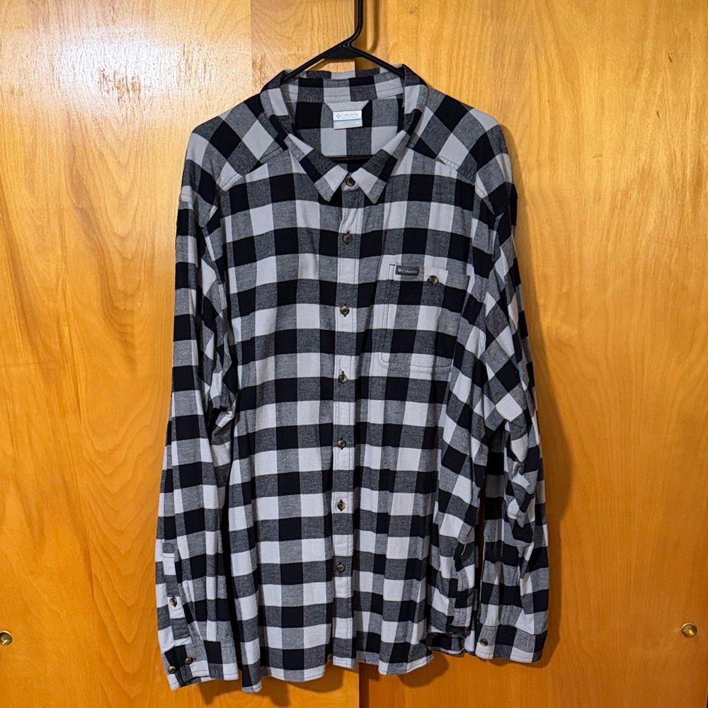 Columbia Black and Gray Checkered Men's Shirt